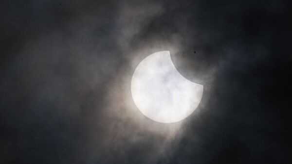 Partielle Sonnenfinsternis über dem Kreis Cuxhaven: Diese Uhrzeiten sind wichtig