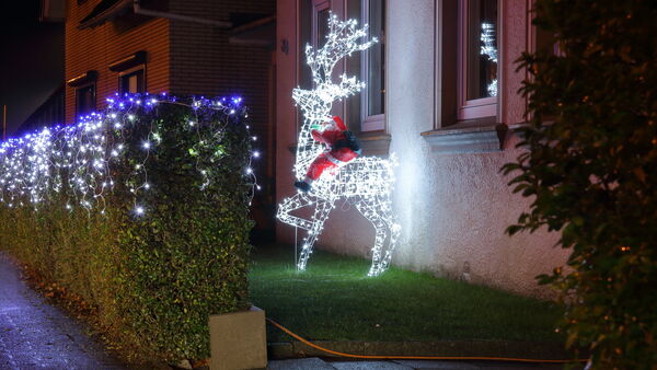 Weihnachtsdeko zurückhaltend oder ausladend? Was 2025 in Cuxhavens Vorgärten auffällt
