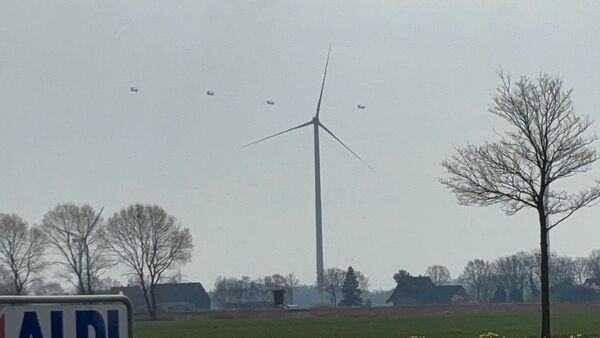 Spektakulärer Überflug über Cuxhaven: Vier Chinook-Hubschrauber sorgen für Staunen