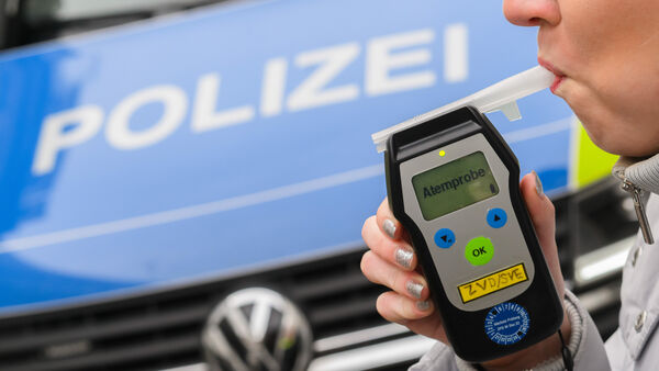 Polizei Cuxhaven stoppt betrunkene Autofahrerin - einen Tag später noch mehr Promille