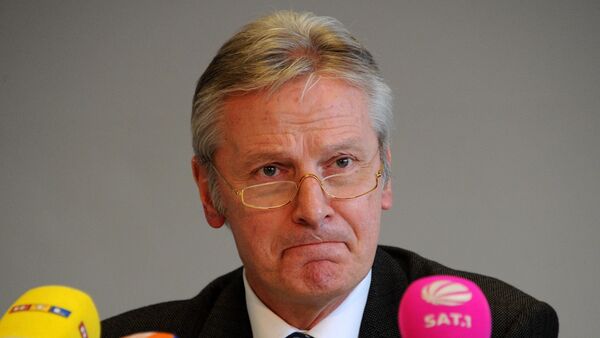 Vom Bauernhof in Ihlienworth zum Justizminister in Kiel: Emil Schmalfuß wird 80