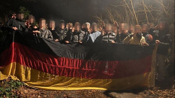 "White Power"-Geste? Cuxhavener CDU-Kandidat erklärt Handzeichen auf altem Foto