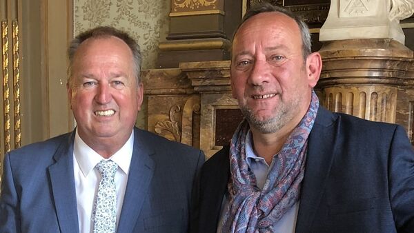 Partnerstadt: David Robo zum dritten Mal in Folge in Vannes zum Bürgermeister gewählt