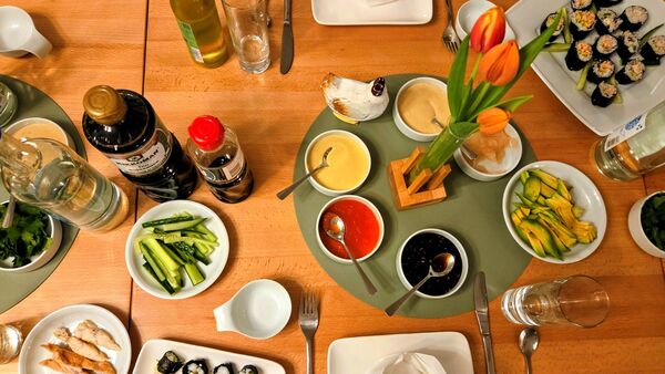 Sushi-Kochkurs mit Köchin Anne Brandes in Altenbruch: So gelingt die perfekte Rolle