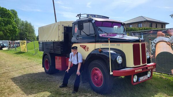 Ein Fest für die ganze Familie: Oldtimer-Ausstellung in Hemmoor in Bildern