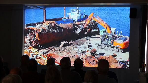Bergung und Zerteilung von U-Boot "SM U16": Faszinierende Einblicke in Cuxhaven