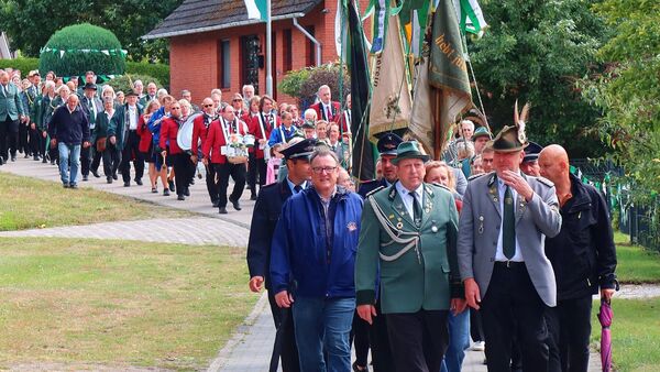 Schützenfest Oxstedt: Tradition, Umzug - und eine neue Königsfamilie