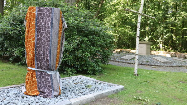 Warum die neue Veteranen-Stele in der Wingst für Ärger sorgt