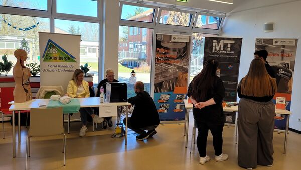 Süderwisch: Messe "Deine Chance" bringt Unternehmen und Jugendliche zusammen