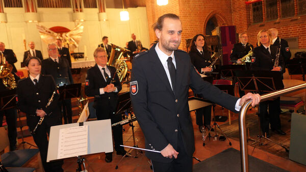 Polizeiorchester Niedersachsen verzaubert Publikum beim Benefizkonzert in Cuxhaven