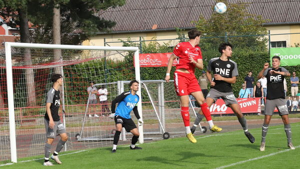 Ausrutscher vermeiden: Zweikampf der Cuxhavener Teams um den Aufstieg geht weiter