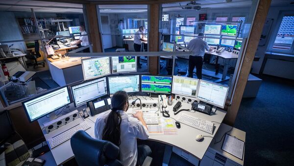Reanimation auf Containerschiff vor Helgoland: Lotse mit Hubschrauber gerettet