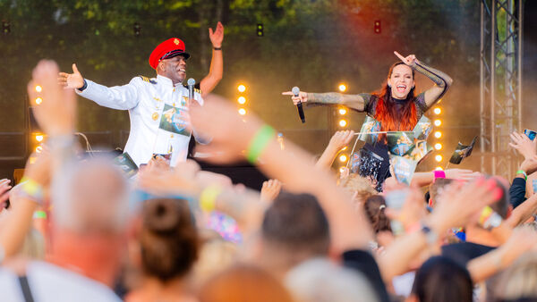 Ballermann in Osten-Isensee: So war das "Warm-up" des Elbstrand-Festivals