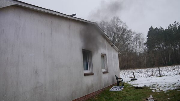 Einsatz für Feuerwehr in Hemmoor: Bewohner entdeckt Rauch aus der Nachbarwohnung