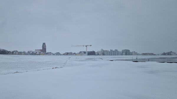 Erneut dichter Schneefall im Kreis Cuxhaven: Unfälle und Warnungen zum Wochenstart