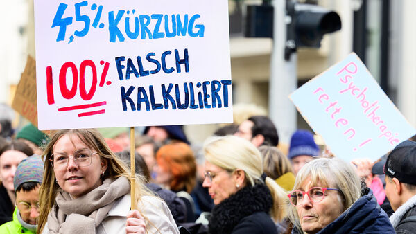 Psychotherapeuten im Kreis Cuxhaven besorgt: "Fatales Signal" - Folgen für Patienten