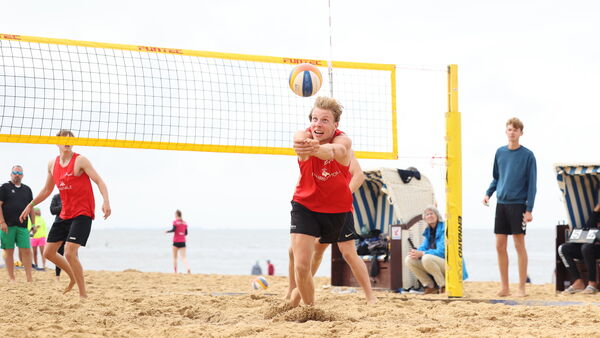 Beachvolleyball-Cup in Cuxhaven: Regen bremste nur die Zuschauer aus