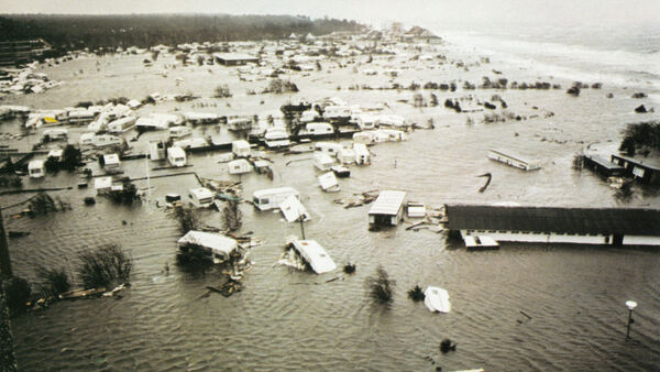 Wie Niedersachsen seine Küste schützte: Die Lehren aus der Sturmflut von 1976