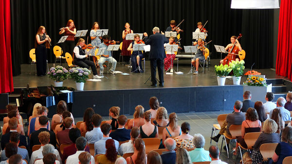 "Nun ist sie da, die Freiheit": Gymnasium Otterndorf verabschiedet Abiturienten