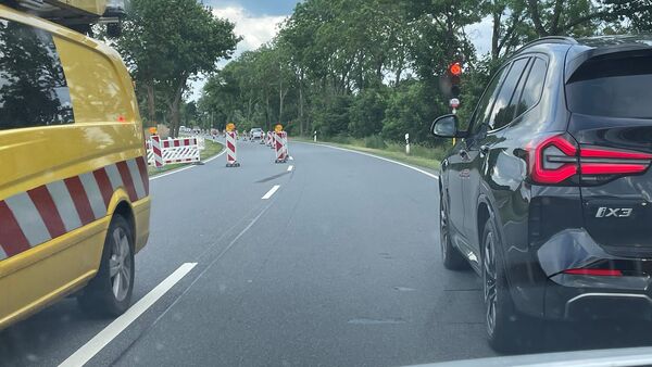 Baumaßnahme bei Otterndorf: Warum es auf der B73 derzeit zu Wartezeiten kommt