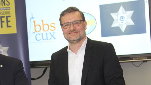 BBS Cuxhaven vorerst ohne Schulleitung - Carsten Hoppe ist nach Syke gewechselt