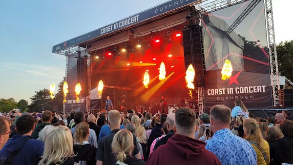 Coast in Concert in Cuxhaven: Bühne gedreht für noch mehr Spaß mit Johannes Oerding
