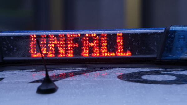 Unfall in Lamstedt: 73-jährige Fußgängerin von Auto erfasst und schwer verletzt