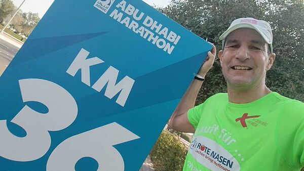 Cuxhavener Olaf Kühn lief beim Marathon in Abu Dhabi für den guten Zweck
