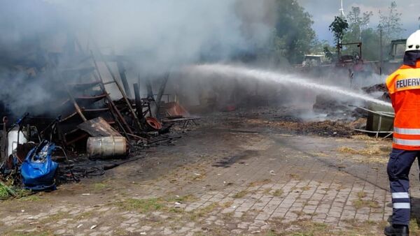 Großbrand in Nordleda: Scheune wird zerstört - mehrere Tiere gerettet
