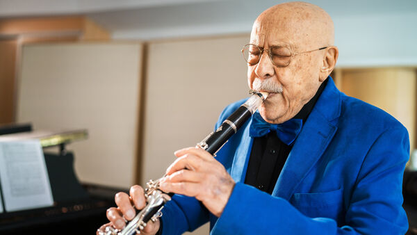 Weltbekannter Klarinettist Giora Feidman in Cuxhaven: "Möchte viele Herzen erreichen"
