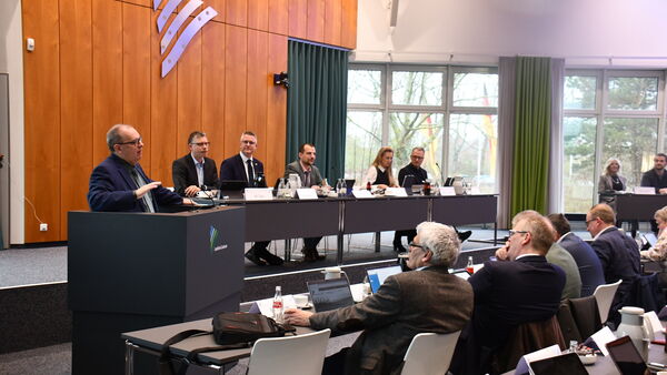 Barrierearmut, Farbe, Licht und Technik: Neue Umgebung im Kreishaus in Cuxhaven